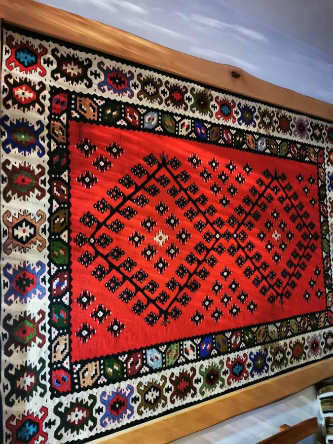Golemi Kamik Pirot Vlasi Kültér fotó